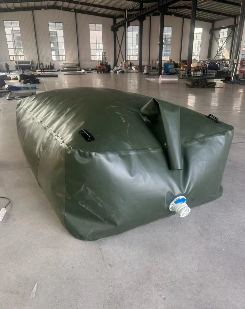 Flexible foldable plastic water storage bag, portable liquid tank with matched drip irrigation pipe fittings